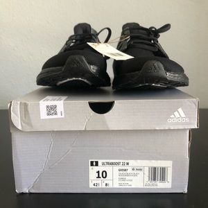adidas ULTRABOOST 22 W